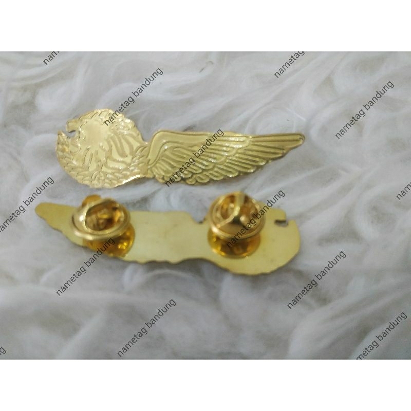 Pin Lion Air Pengait Paku