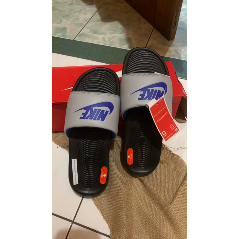 NIKE VICTORY ONE SIDE ORIGINAL SLIP ON