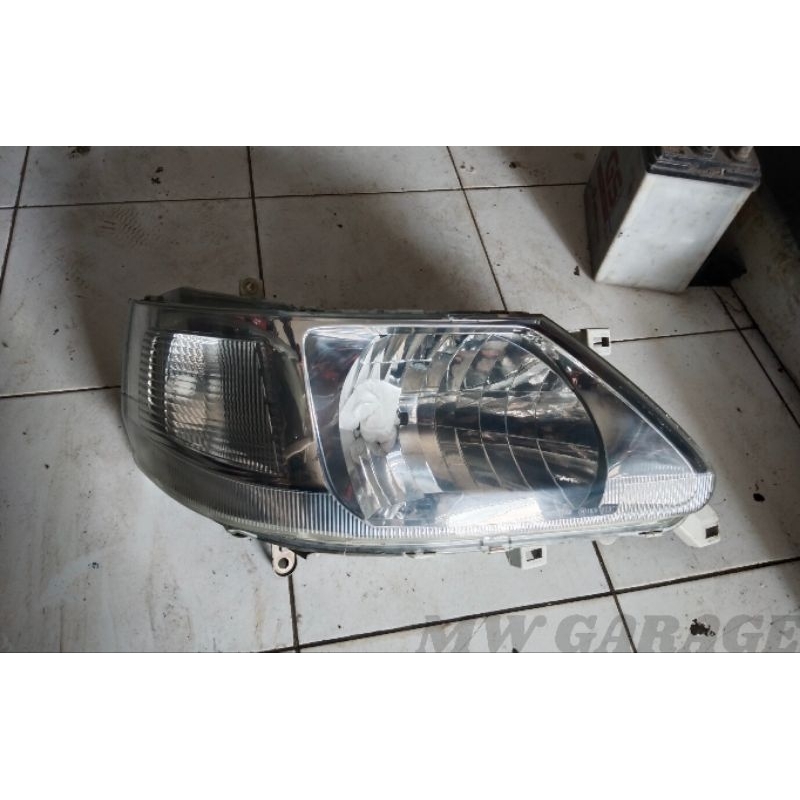 Headlamp Serena C24 2007 - 2011