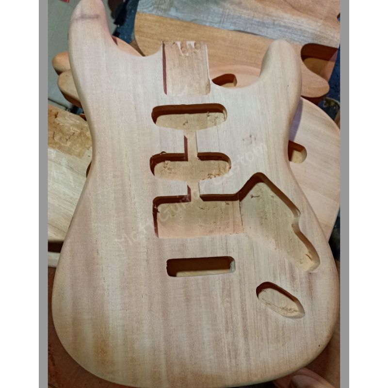 Body Gitar Stratocaster Mahoni/Mahogani onepeace Unfisihed Body Stratocaster mentah