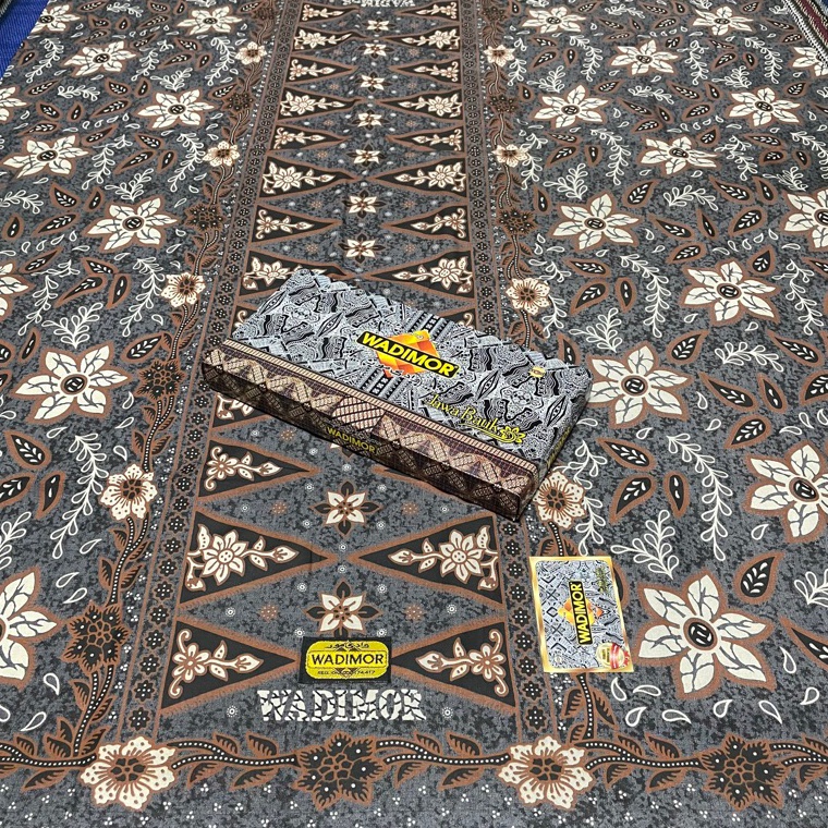 KODE P1B SARUNG BATIK WADIMOR JAWA MOTIF  SARUNG DEWASA BATIK  SARUNG TRADISIONAL PRIA DAN WANITA  S