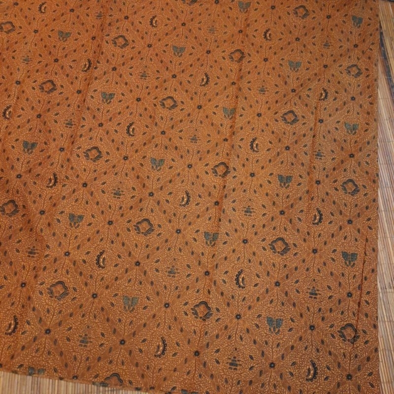 Kain batik solo sidomukti sogan