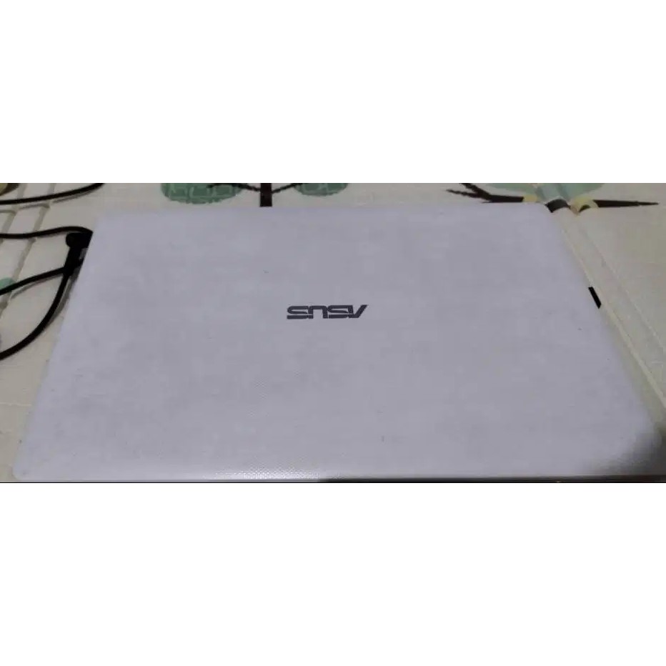 Laptop Asus X200CA