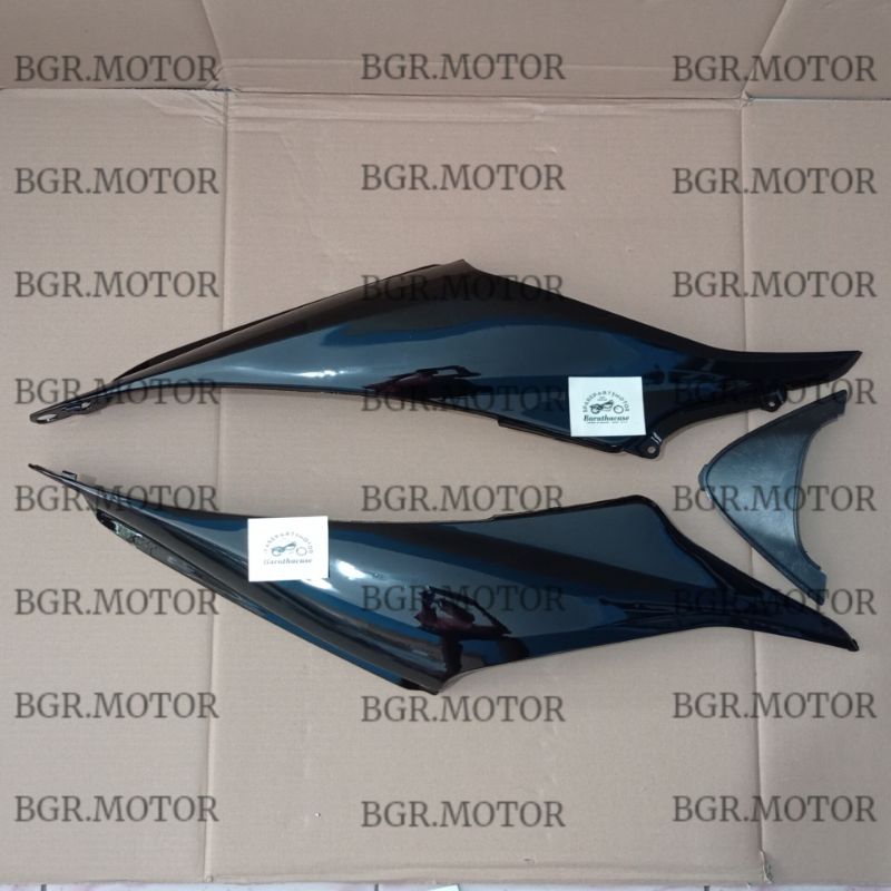 body samping kiri kanan Revo absolute hitam