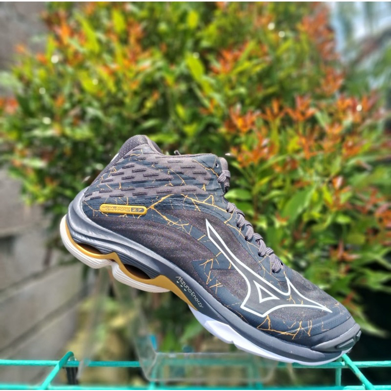 MIZUNO WAVE LIGHTNING Z7 MID BLACK WHITE EBONY ORIGINAL