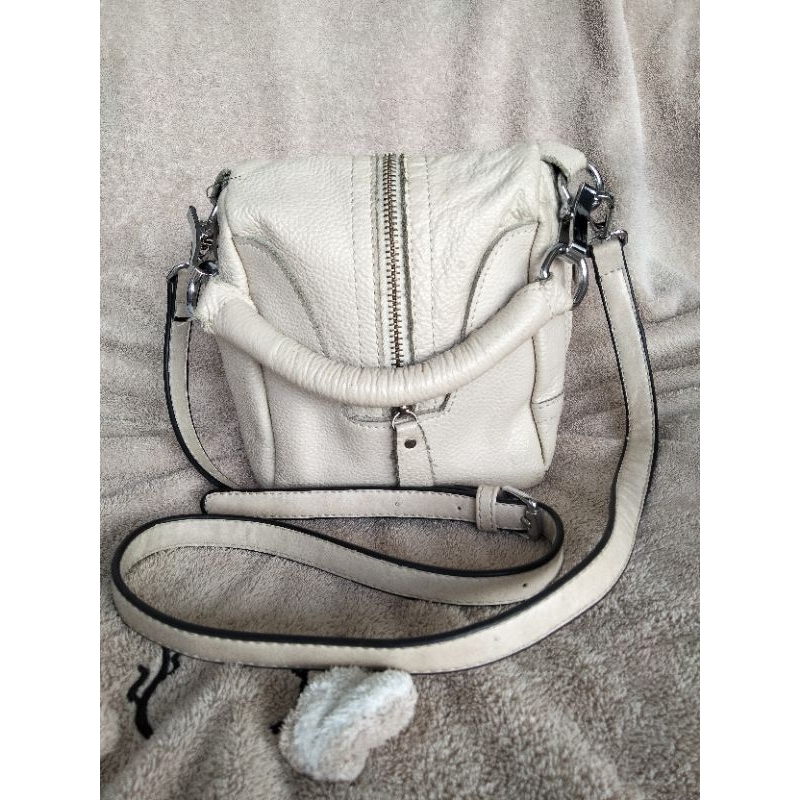 Tas kulit asli slempang/Sling bag monja/preloved