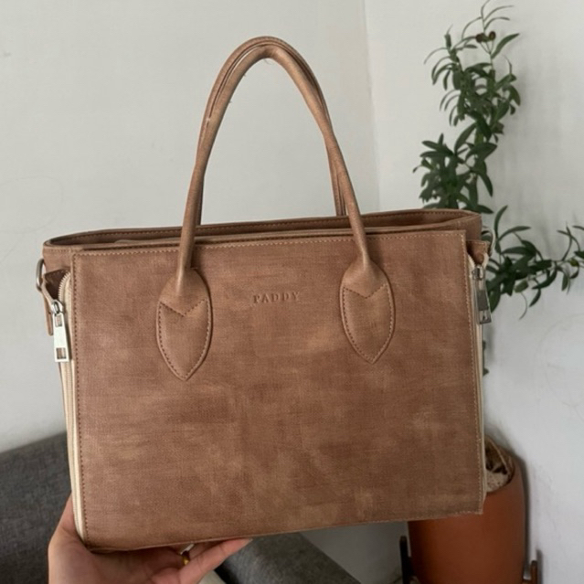 Preloved Bossy Bag in Biscuit by Paddy (@paddybynica)