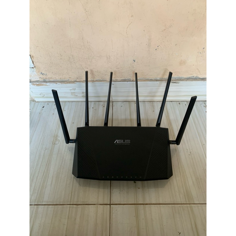 Router Asus AC3200 Tri- band Gigabyte Wireless router