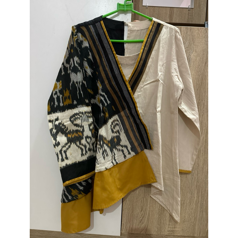 Atasan Batik blouse wanita modern by Sovinskajolenee | Preloved