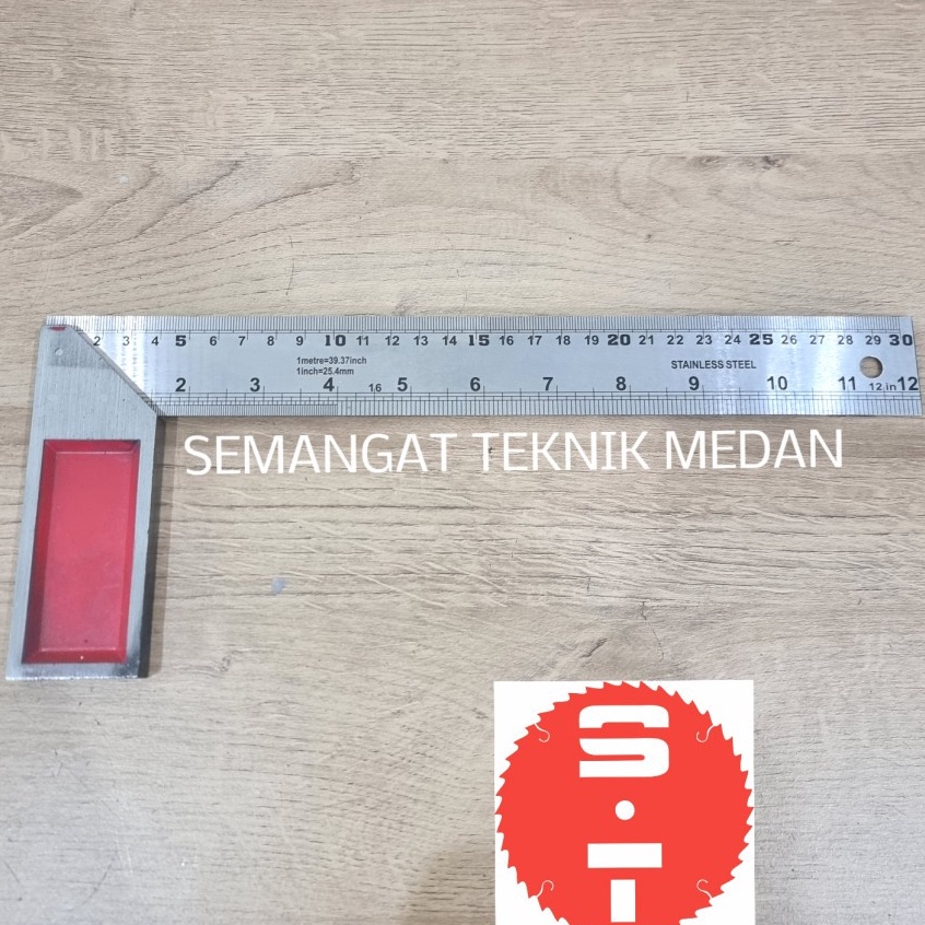 

PENGGARIS SIKU TUKANG STAINLESS STEEL SQUARE 12 12 3CM PROTECH ART I2S7