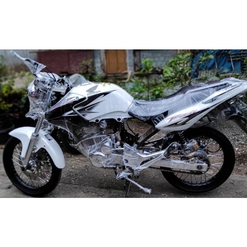 STRIPING STICKER LIS DECAL STANDAR ORI TIGER REVO TIREV 2013 PUTIH