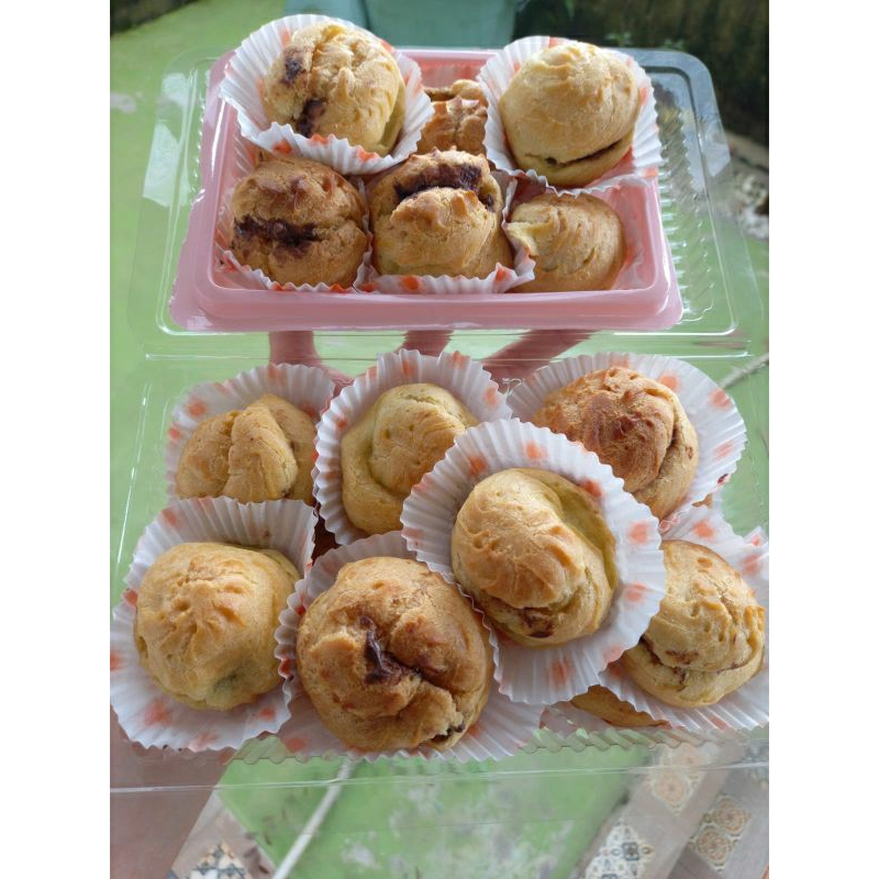 

Kue Sus / Sus Cake Rasa Fla Vanila & Chocomaltin Buatan Rumahan Higienis