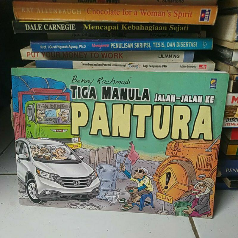 tiga manula jalan jalan ke pantura
