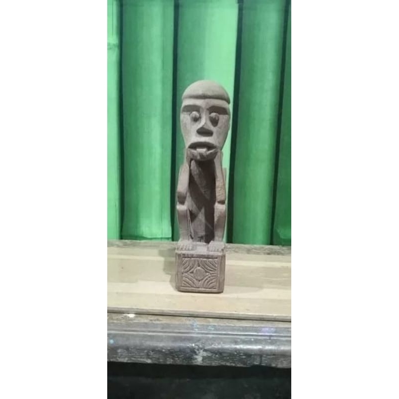 Hampatong Karuhei Patung Etnik Primitif Tua Lawas  Dayak Bahau Kalimantan Timur