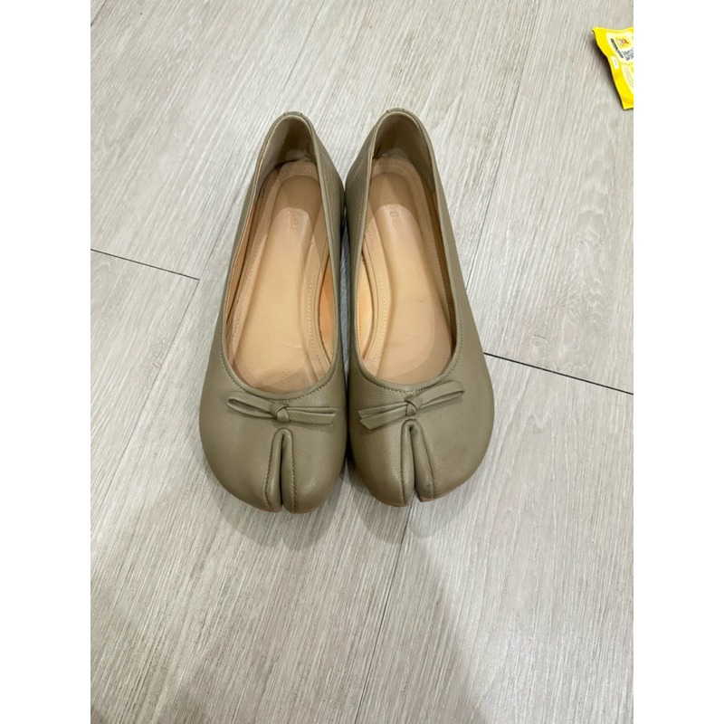 cajsa aoki taupe tabi shoes