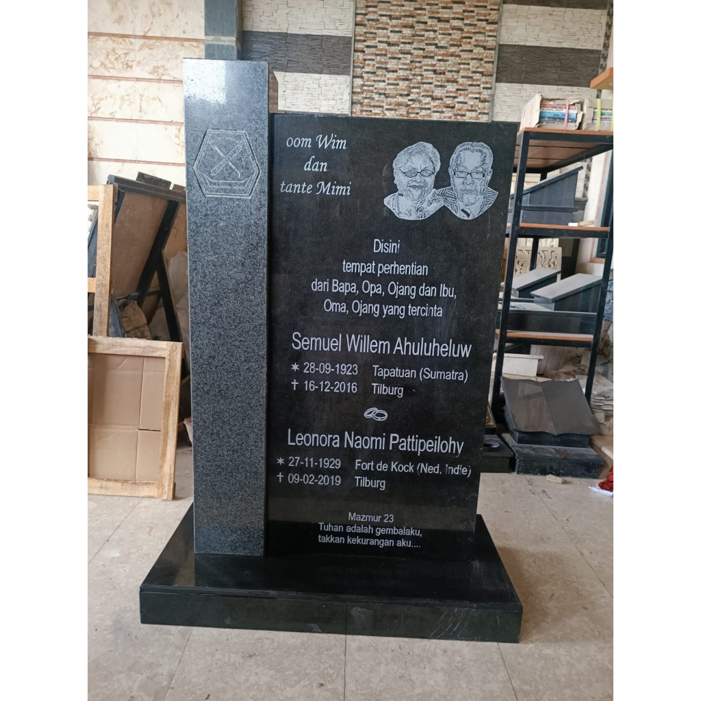 BATU NISAN MAKAM EROPA MARMER HITAM