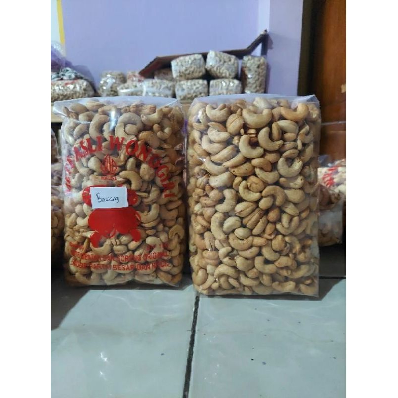 

kacang mede/mete matang utuh tinggal makan gurih renyah lezat.. isi 1 kg asli Wonogiri murah fres