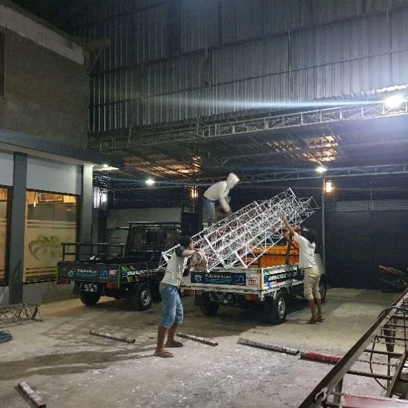 Tower triangle tower SNI tower internet dan tower penangkal petir tower radio HT