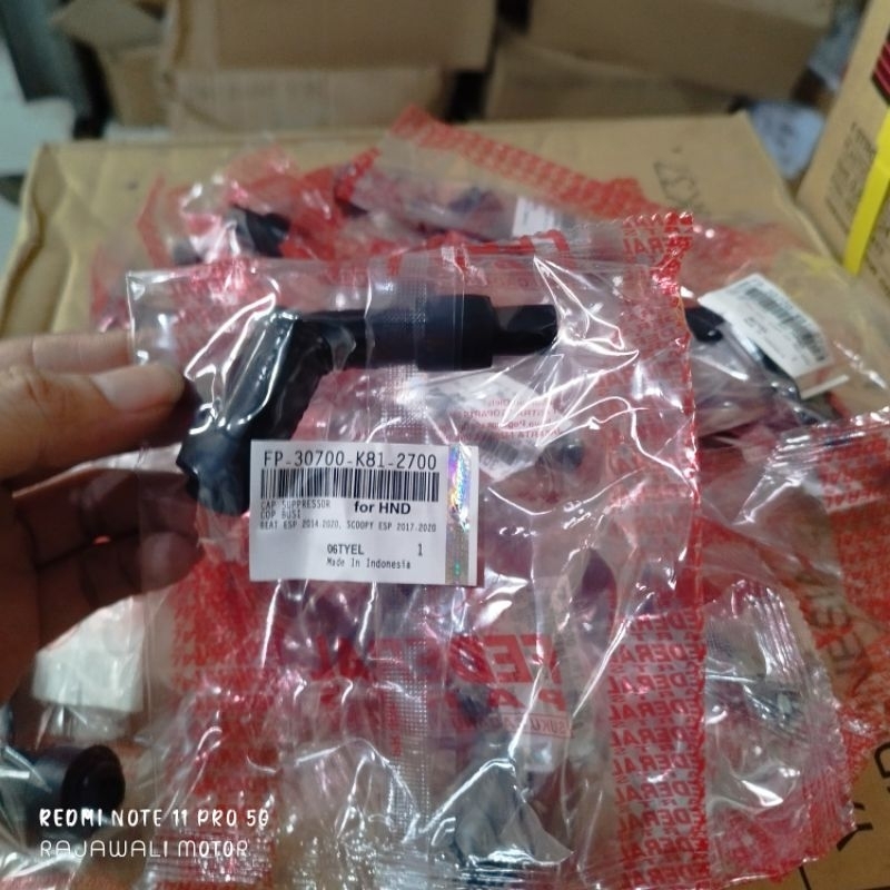 FP-30700-K81-2700 tutup busi beat esp, scoopy esp K81 federal original