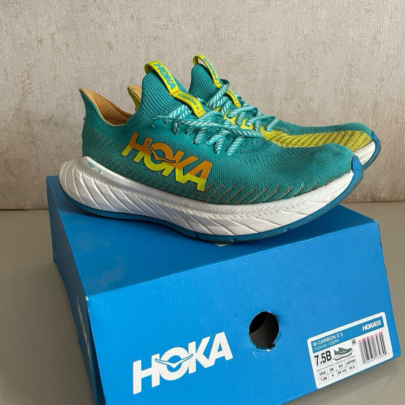 Sepatu Lari Wanita HOKA ONE ONE CARBON X3 - SECOND