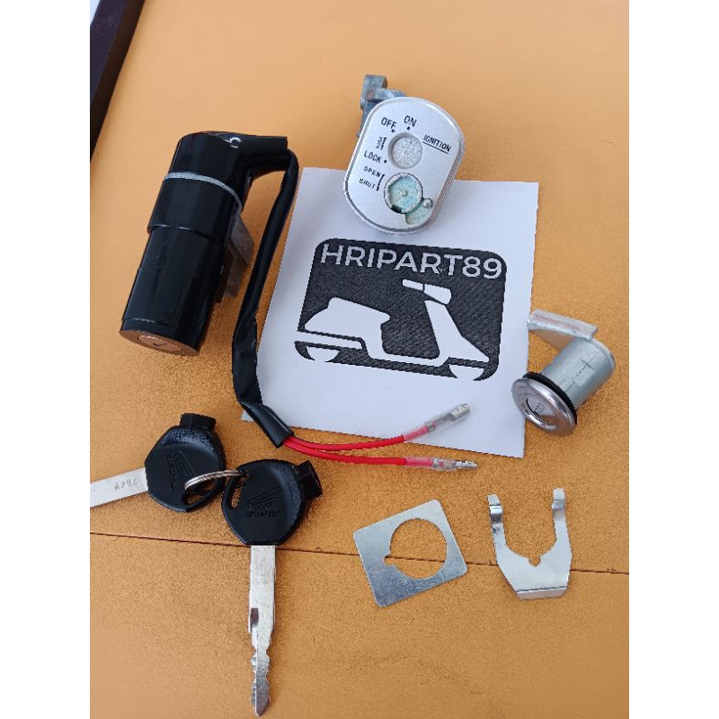 Kunci Kontak Assy Keyset Key Set Supra X125 Karbu-Supra X 125 R PGM FI-Supra X 125 D PGM FI-Supra X 