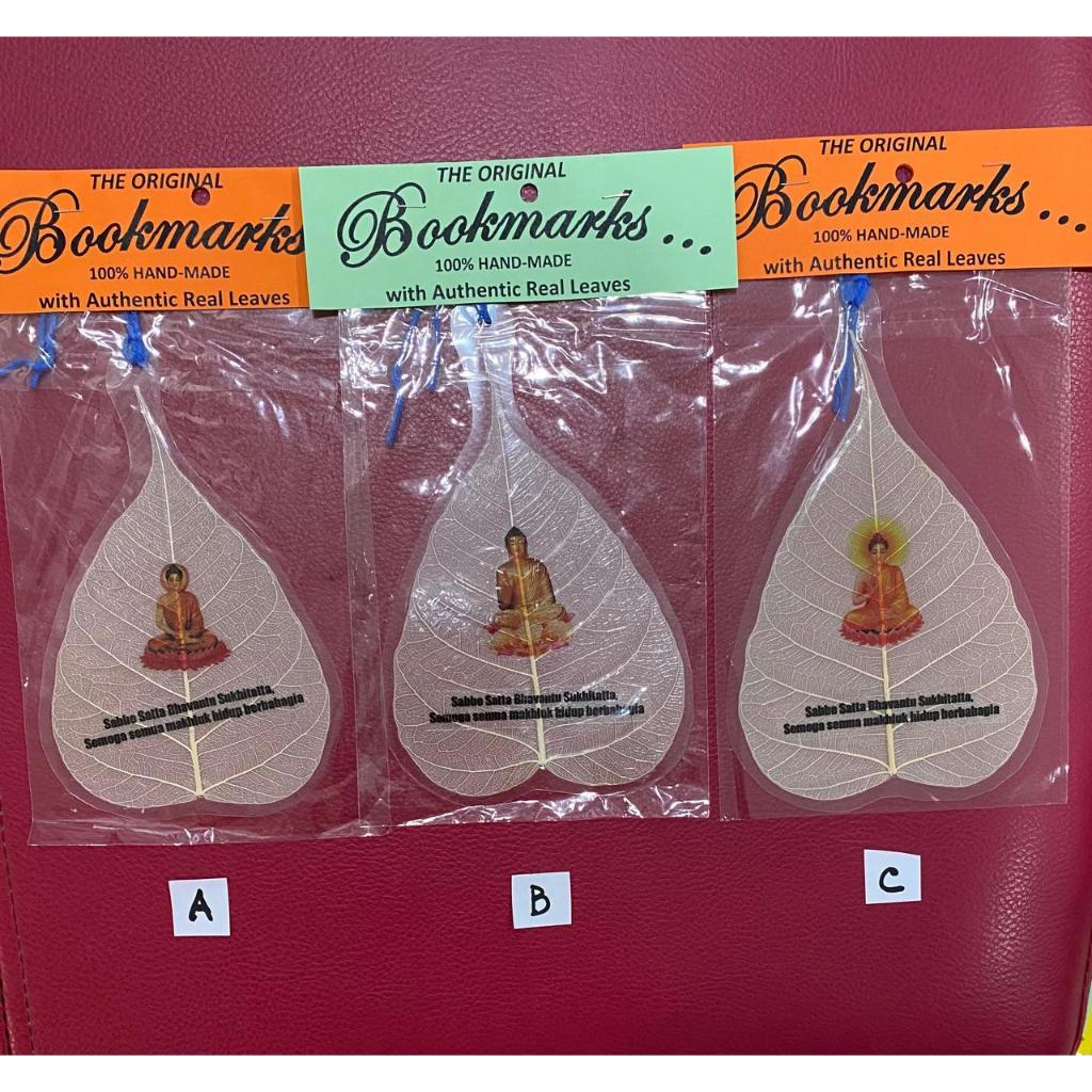 

BOOKMARK/PEMBATAS BUKU/GANTUNGAN DAUN BODHI ASLI HANDMADE BUDDHA ADA TULISAN 3 MOTIVE A TINGGI +/- 13 cm