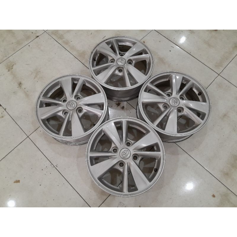 velg mobil avanza veloz ring 15 silver pcd 4x114