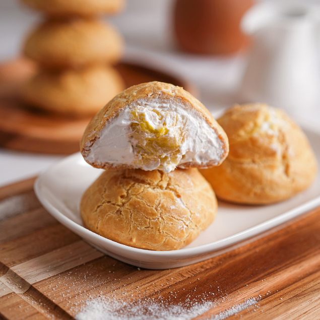 

Durian Musang King Soes / Durian Soes / Durian Choux / Kue Soes Durian / Kue Sus Durian