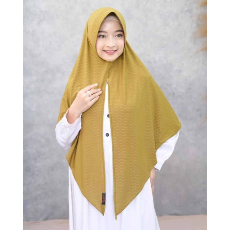Azzara Hijab / Hijab Segitiga Instan/ Kerudung Segitiga Instan / Bergo Segitiga Motif Jumbo