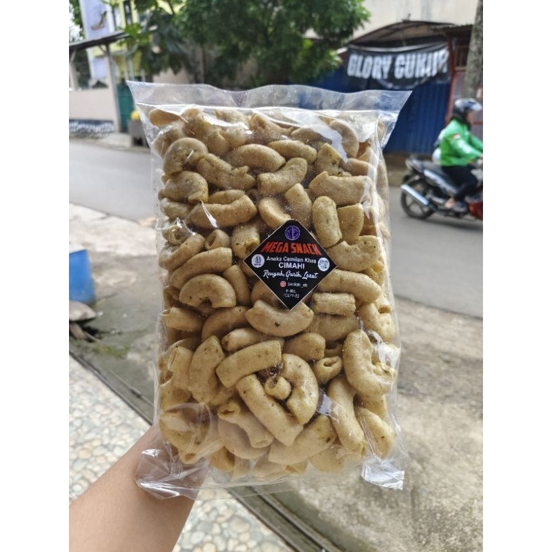 

MAKARONI MEKAR ASIN DAUN JERUK 500 Gr MEGA SNACK cod