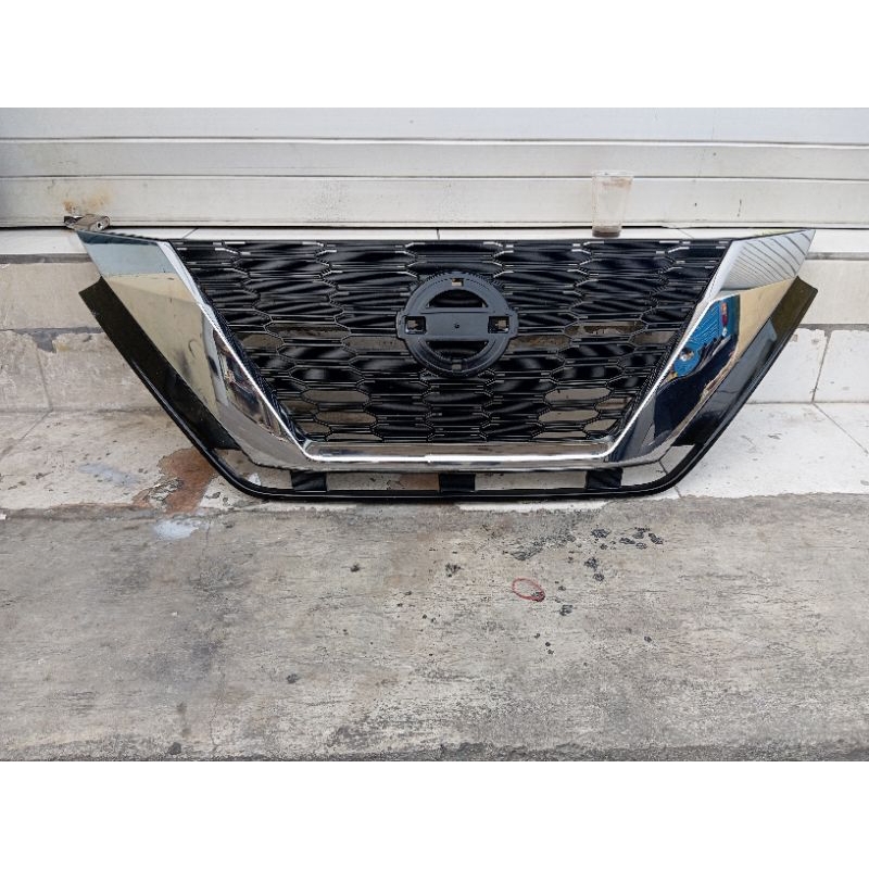 Grill nissan livina 2019-2021 original.