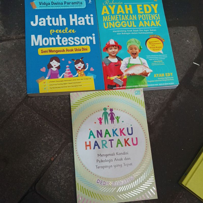paket 3 buku parenting psikologi anak membimbing anak sejak dini dan Montessori bekas original