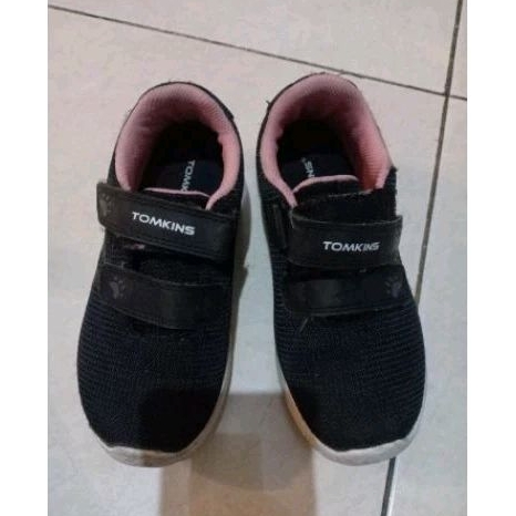 sepatu anak Tomkins preloved