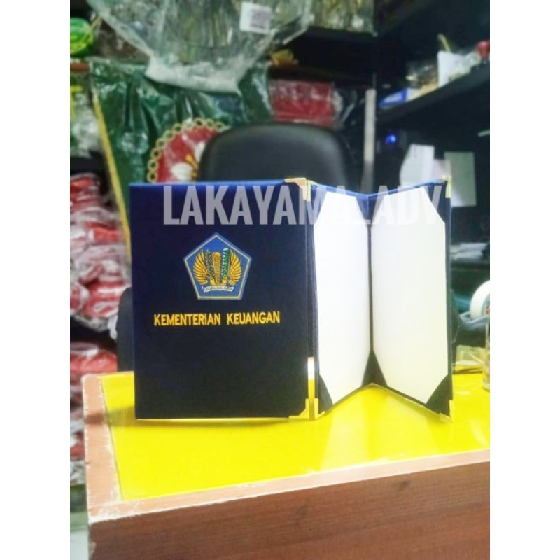 

map beludru KEMENTRIAN KEUANGAN logo bordir ukuran A5