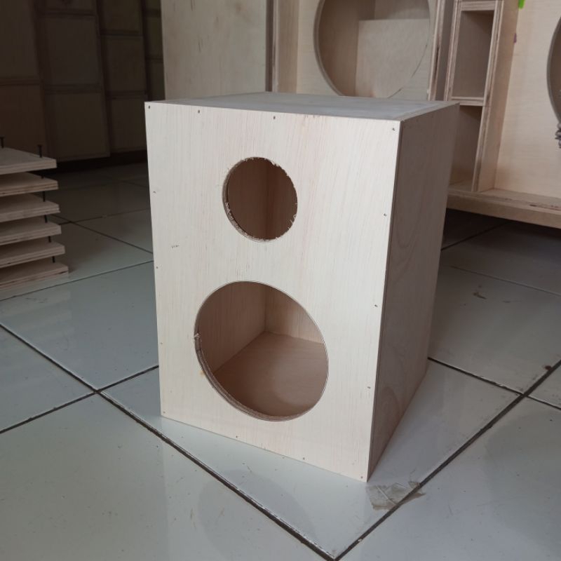Box speaker 4 inch dan tweeter 2,5 inch