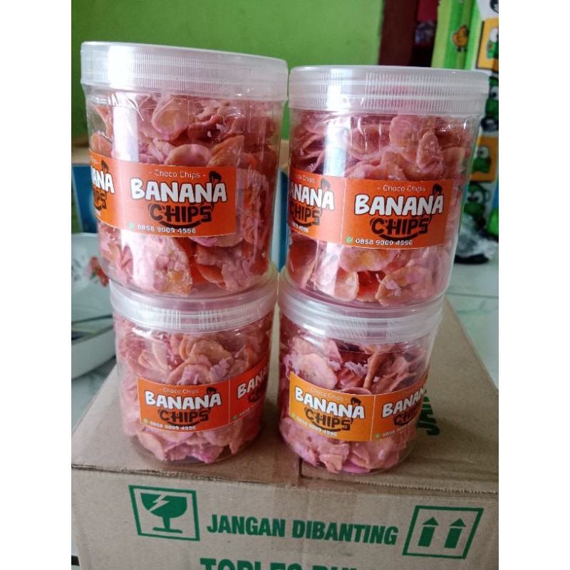 

keripik coklat rasa strawberry
