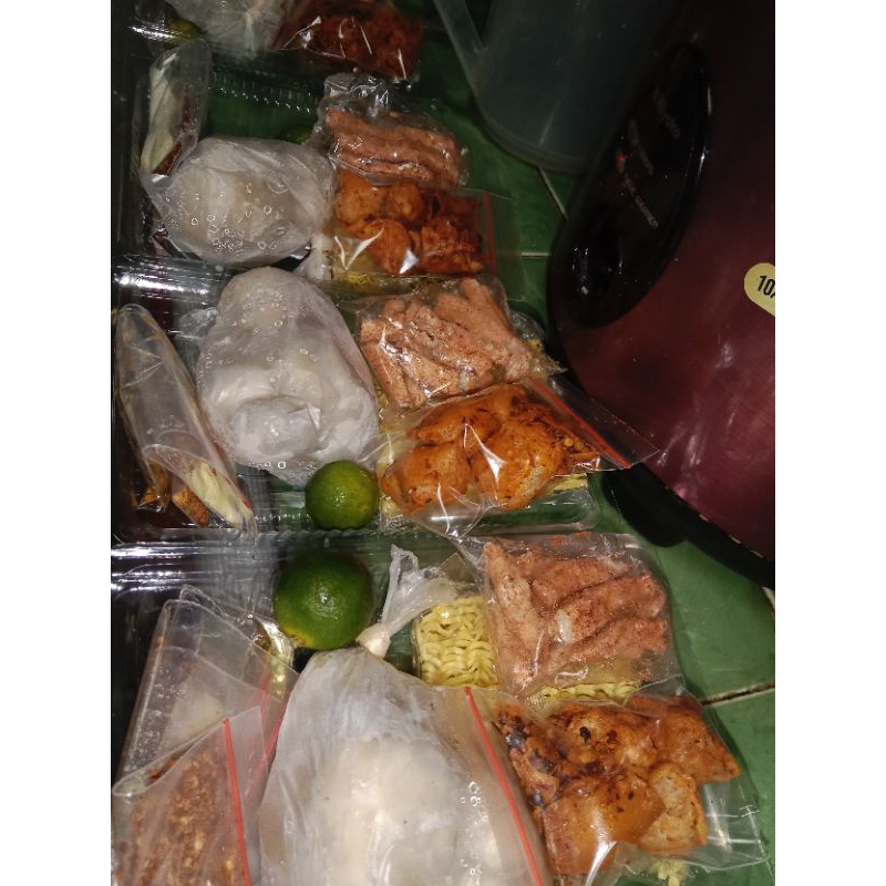 

seblak frozen dan bakso aci frozen jumbo isi ayam suir mercon by ibu zio