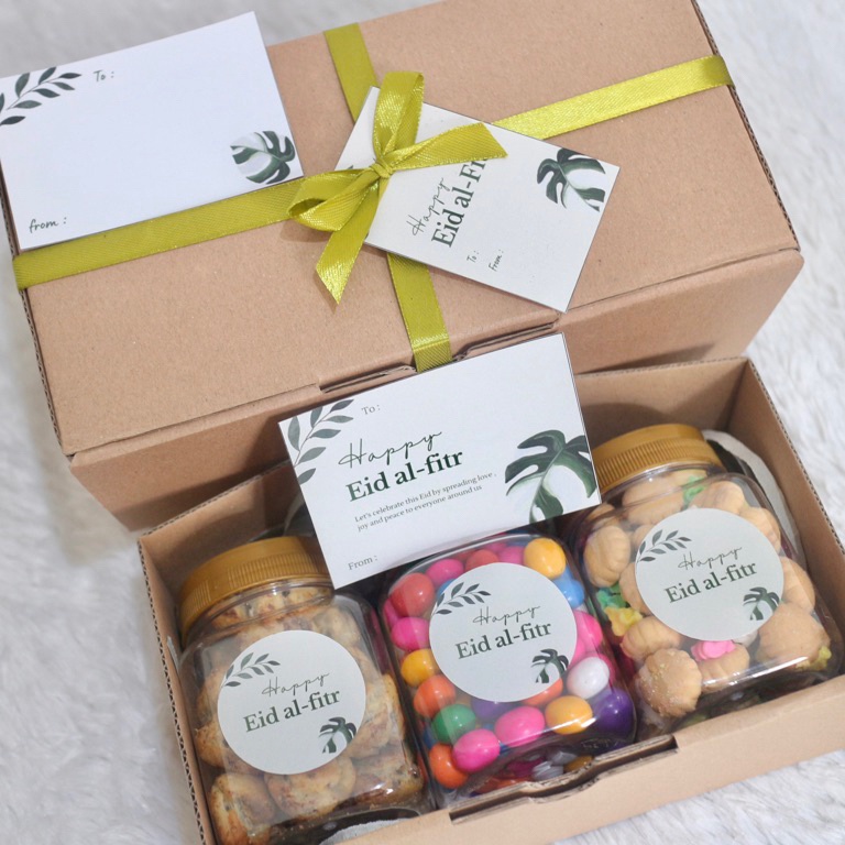 

Star seller Hampers lebaran hari raya idul fitri kue kering imlek murah gift box valentine hemat imlek chinese new year snack READY STOCK GRAB coklat permen cookies sagu keju nastar chocolate