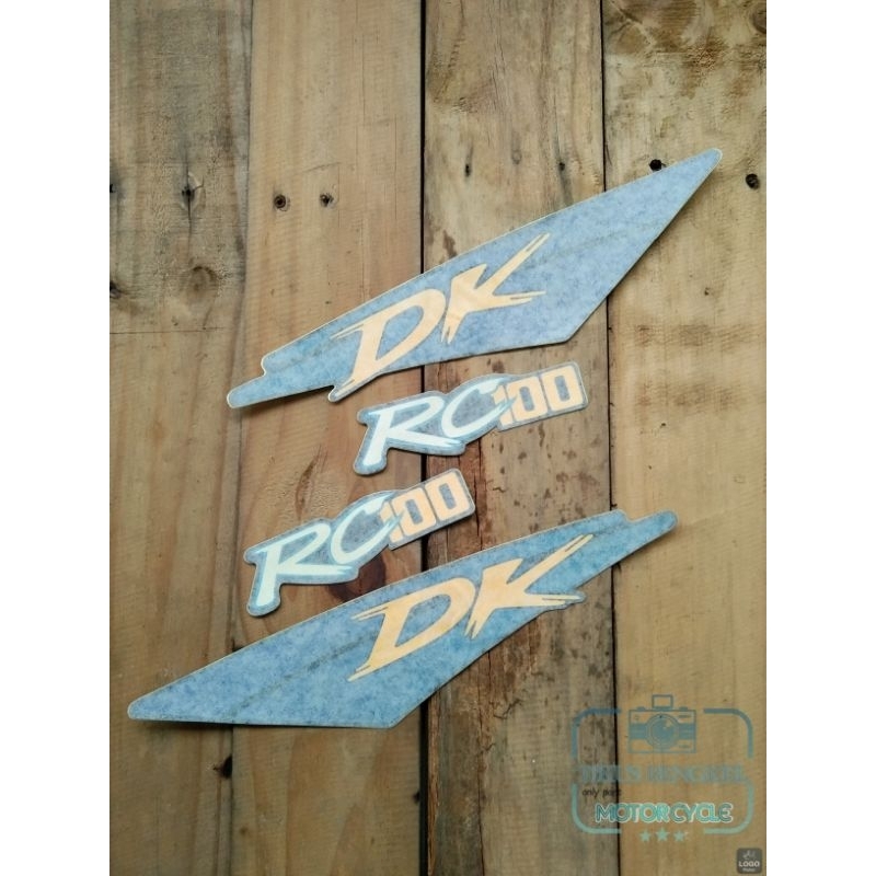 Striping Lis Body Suzuki RC100 RC 100 DK Original