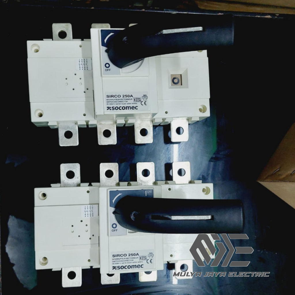 LBS/OHM SAKLAR/HANDEL/ON-OF/PLN-GENSET SOCOMEC 4P 250A lbs 4p 250a socomec