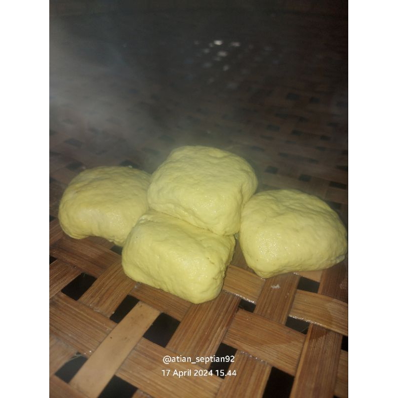 

Tahu Kuning Asli Parung