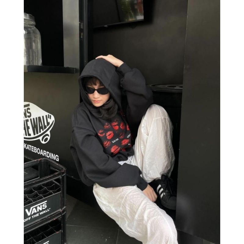 (Last Restock) Telepati.Che "KISS ME BLACK HOODIE"