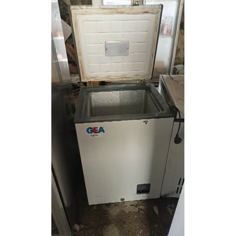 SECOND/BEKAS CHEST FREEZER GEA AB-106-R