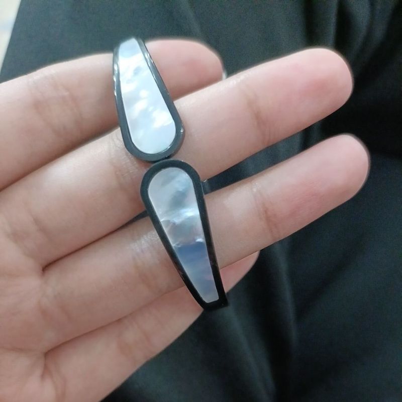 Gelang keramik hitam
