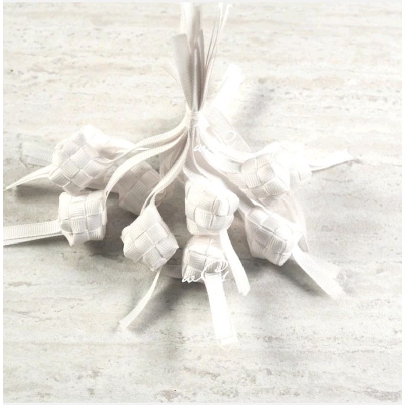 

Hiasan Idul Fitri - Ketupat - Putih-Putih; Lebar 0.6cm; 1 Pack 12pcs