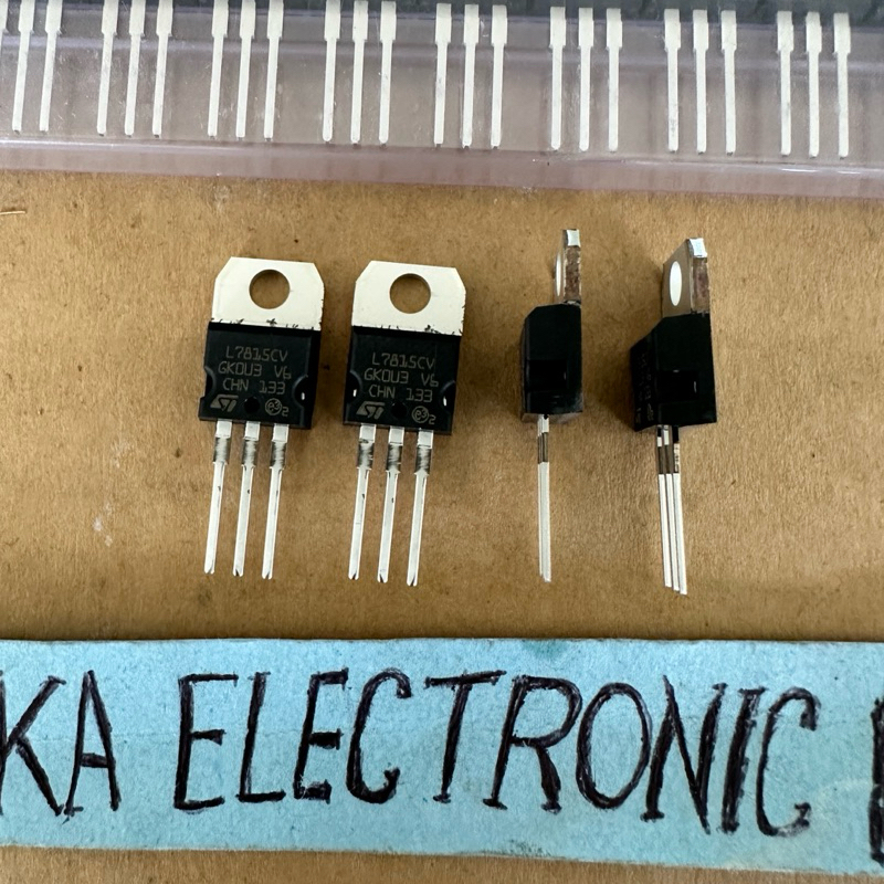 IC L 7815 L7815 ORIGINAL ST