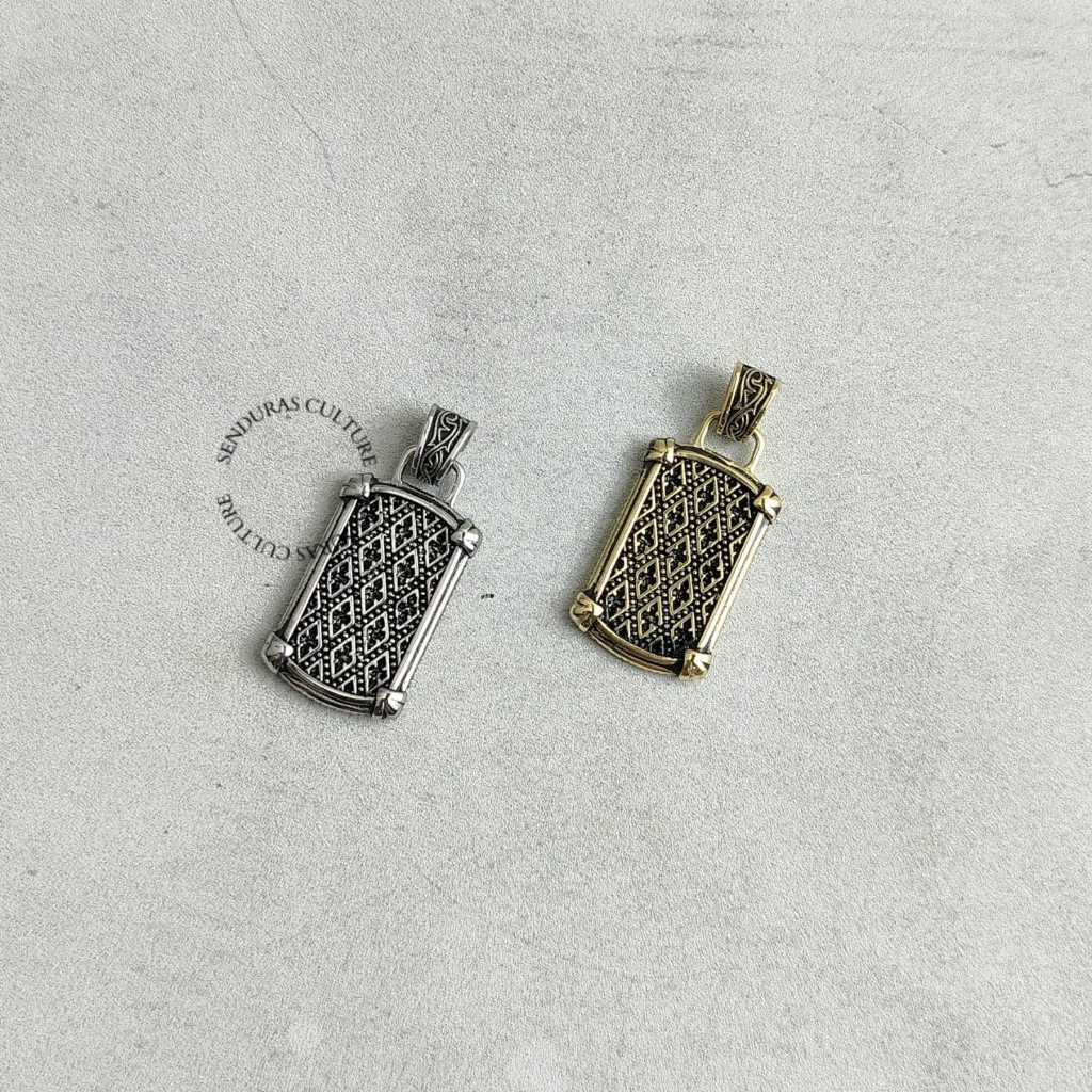 Senduras Bandul Yunani Kuno Liontin Titanium Aksesoris Tambahan Kalung Fashion Pria Wanita