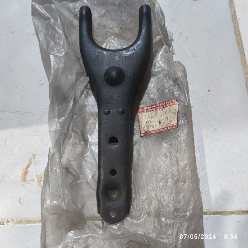 garpu kopling daihatsu delta v22 delta v83
