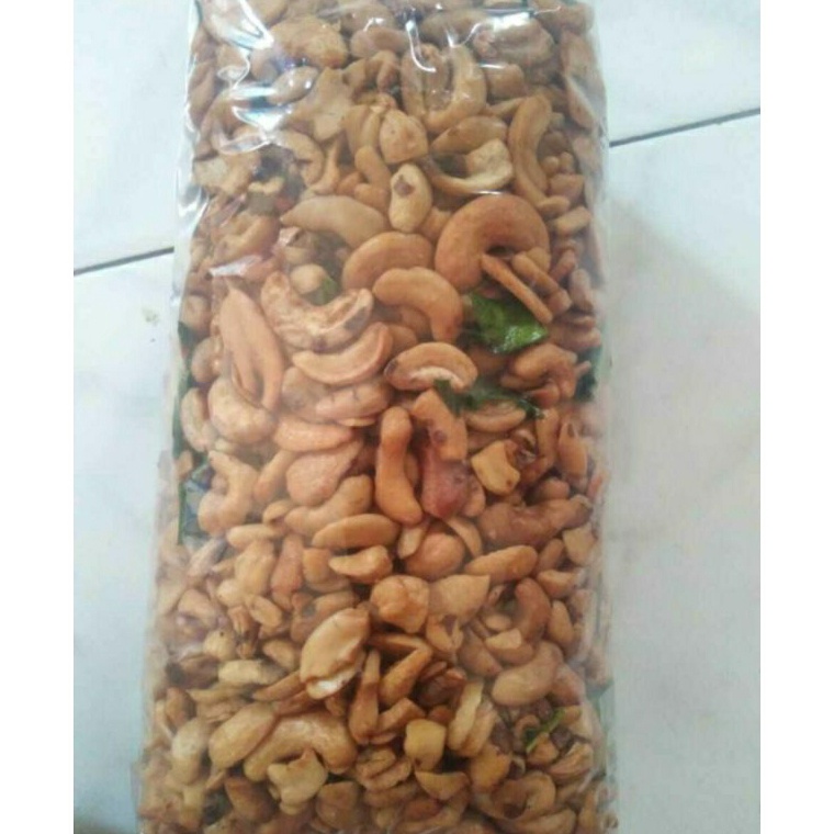 

Promo tajir kacang mede pecahan mateng original 1kg