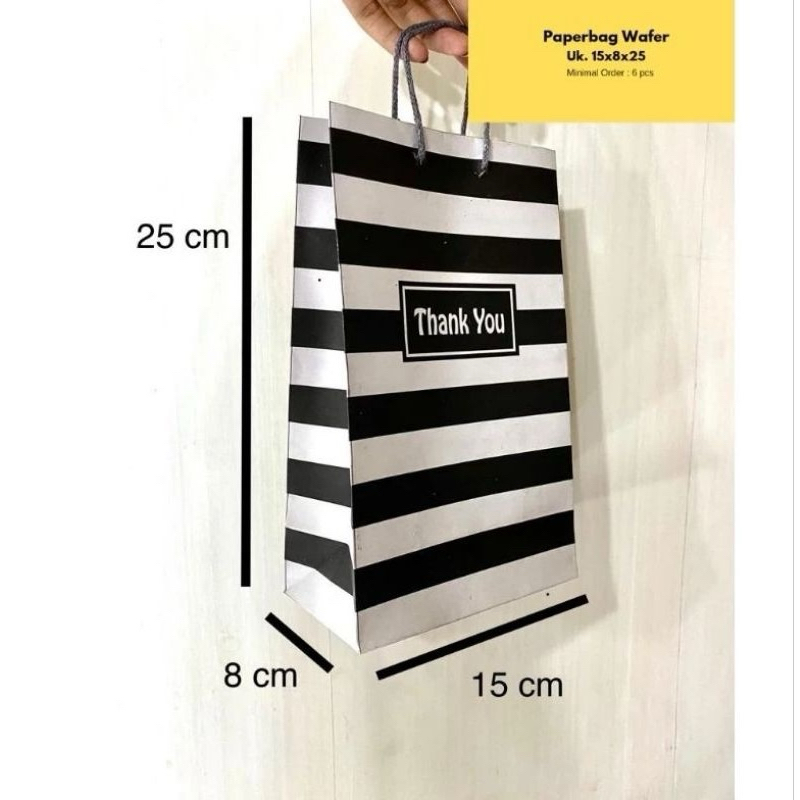 

Paper bag totebag kado polos coklat dan motif batik terimakasih murah BESAR / paperbag tas kado kertas polos coklat hitam putih motif batik zebra zigzag R6, paperbag tas kado, paperbag souvenir , tas wadah souvernir